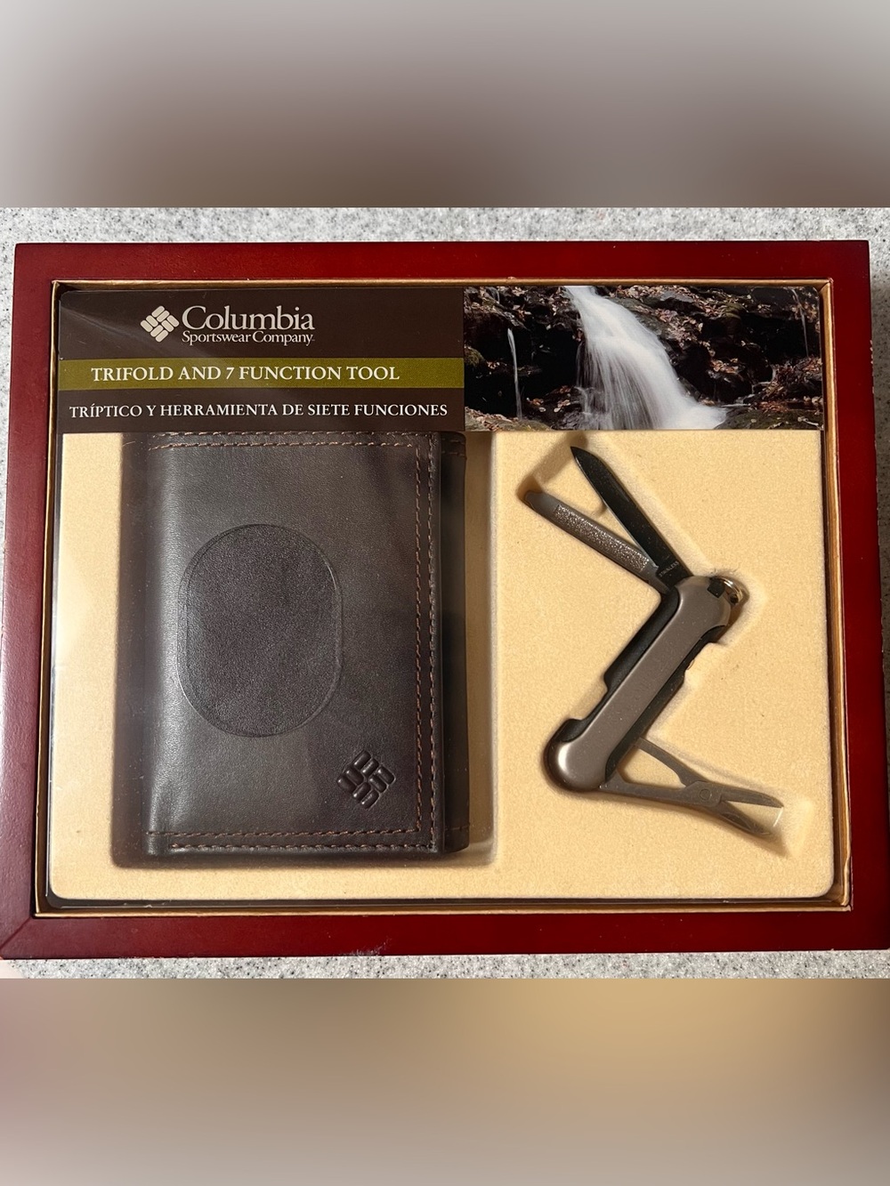 Columbia Men’s Dark Brown Leather Wallet and Multi-Tool Gift Set